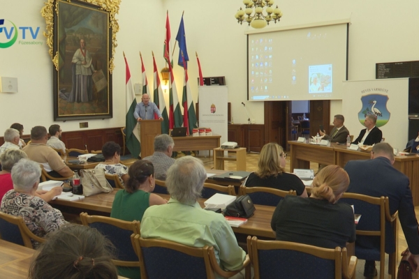 Civil fórum a vármegyeházán
