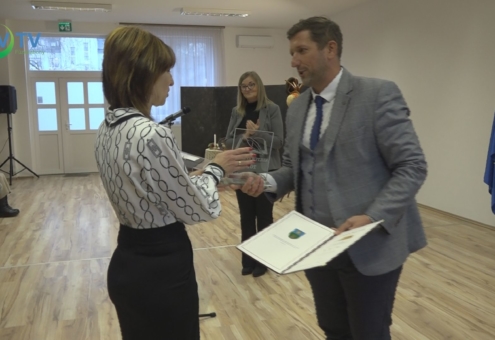 Fejes Ildikó kapta idén a füzesabonyi Kultúráért díjat
