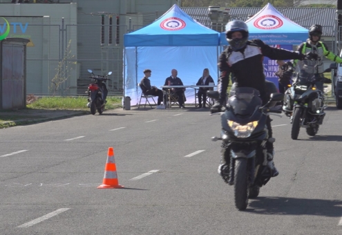 Vezetéstechnikai tréning motorosoknak