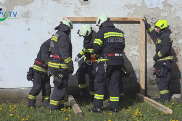 Tűzoltó szakmai verseny a hivatásos állománynak