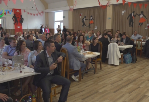 Jótékonysági bált szervezett a katolikus iskola