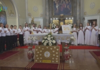 Elsőáldozás a római katolikus templomban