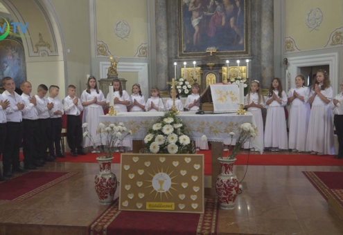 Elsőáldozás a római katolikus templomban