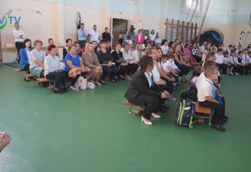 Becsengettek a katolikus iskolában