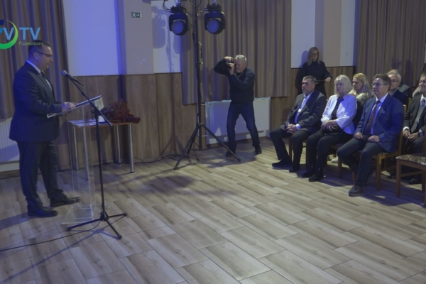 Október 23. Koszorúzás és díjátadás a városi ünnepen