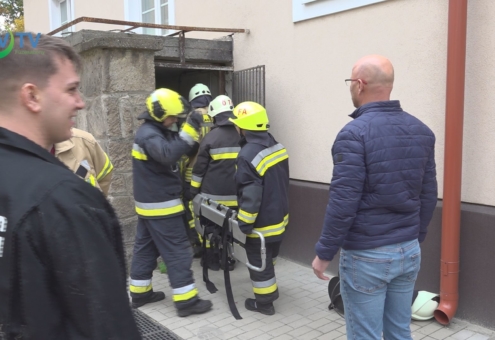 Tűzoltó gyakorlat a légópincében