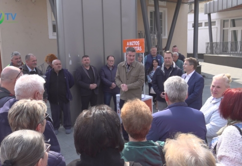 Voks 2026: Utcafórumot tartott Kocsis Máté