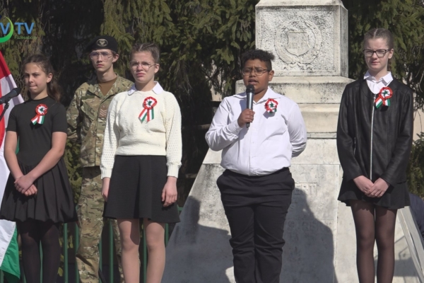 Így ünnepelt Füzesabony március 15-én